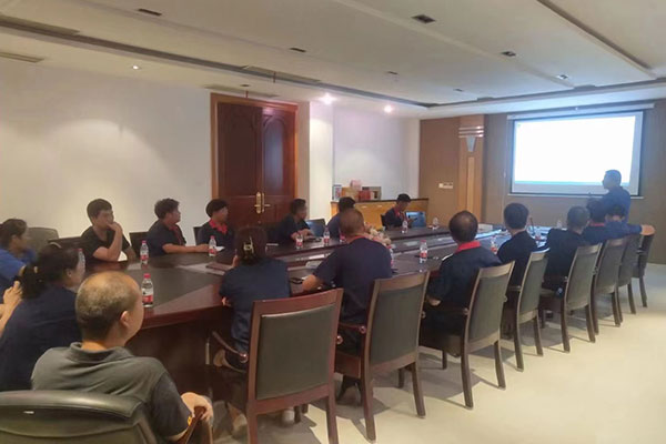 A-meeting-on-product-quality